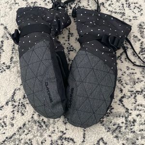 Womens Dakine snowboard mittens